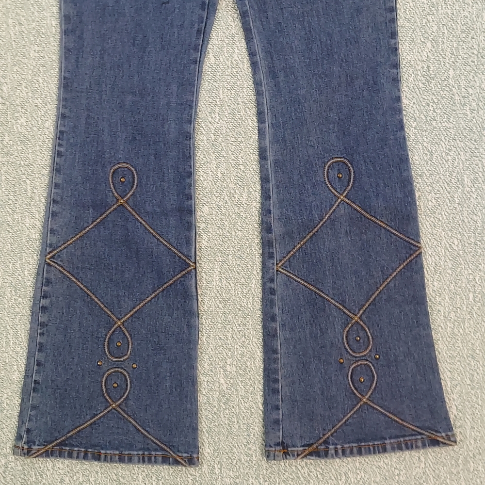 Vintage Jordache Flared Jeans With Decorative Stiching. - Picture 6 of 10